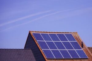 Thuisbatterijen en zonnepanelen: wanneer worden ze écht rendabel?
